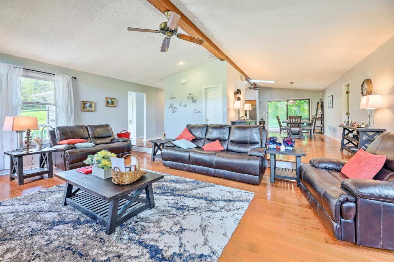 Family-Friendly Brookville Home With Hot Tub! Kültér fotó